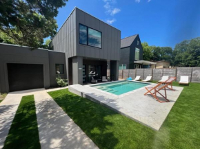 New Modern 3 Bedroom House in Hip East Austin
